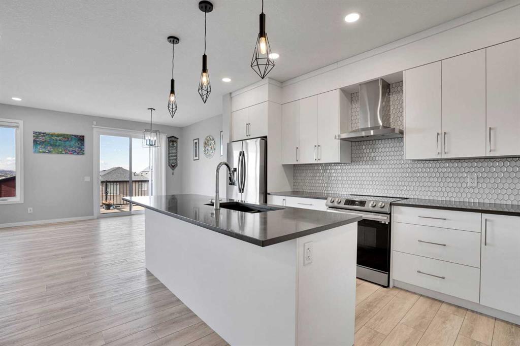 Fifth View of 179 Lucas Heights NW, Livingston, Calgary, Alberta, T3P 1X4