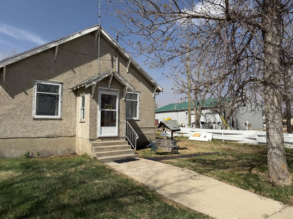 102 Railway Avenue S, A2311697, Alberta,