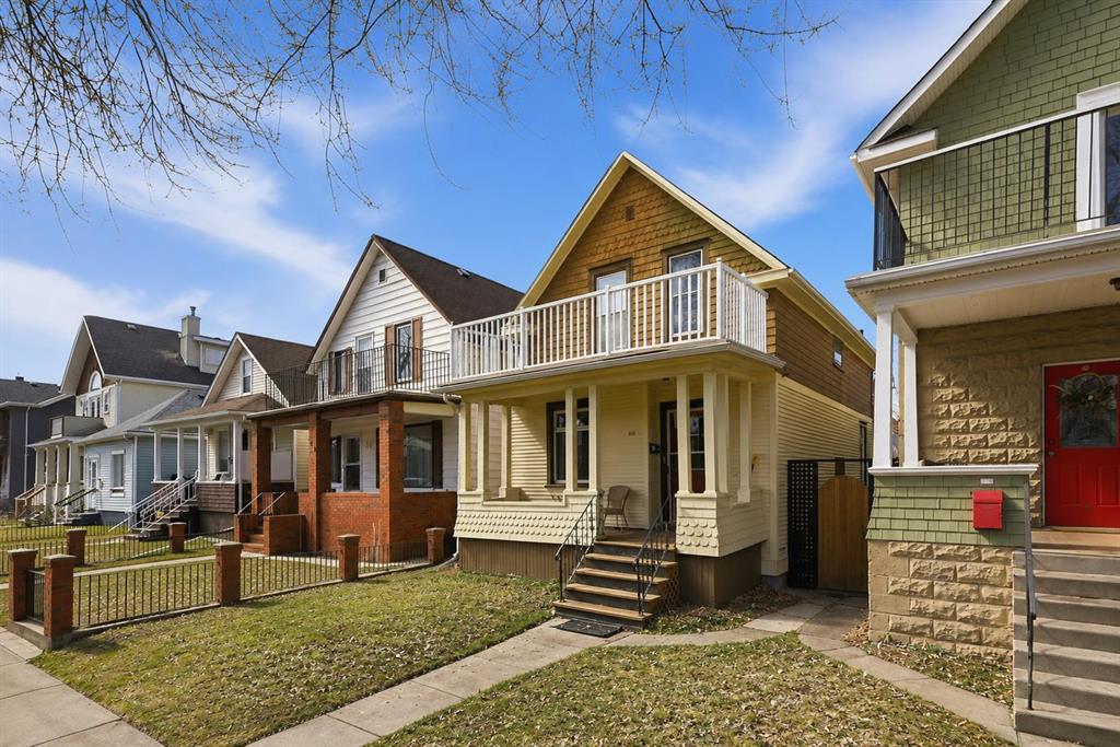Third View of 816 3 Avenue NW, Sunnyside, Calgary, Alberta, T2N 0J4