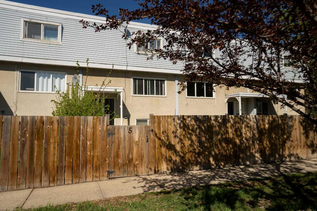 Second View of 5, 8808 96 Street , North End, Peace River, Alberta, T8S 1G6