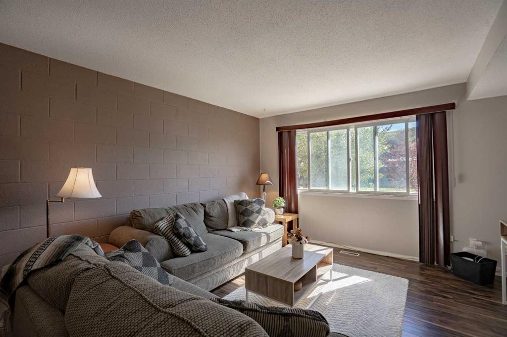Fourth View of 5, 8808 96 Street , North End, Peace River, Alberta, T8S 1G6