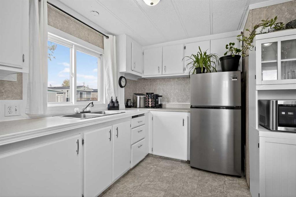 Fourth View of 328, 6220 17 Avenue , Red Carpet, Calgary, Alberta, T2A 7H4