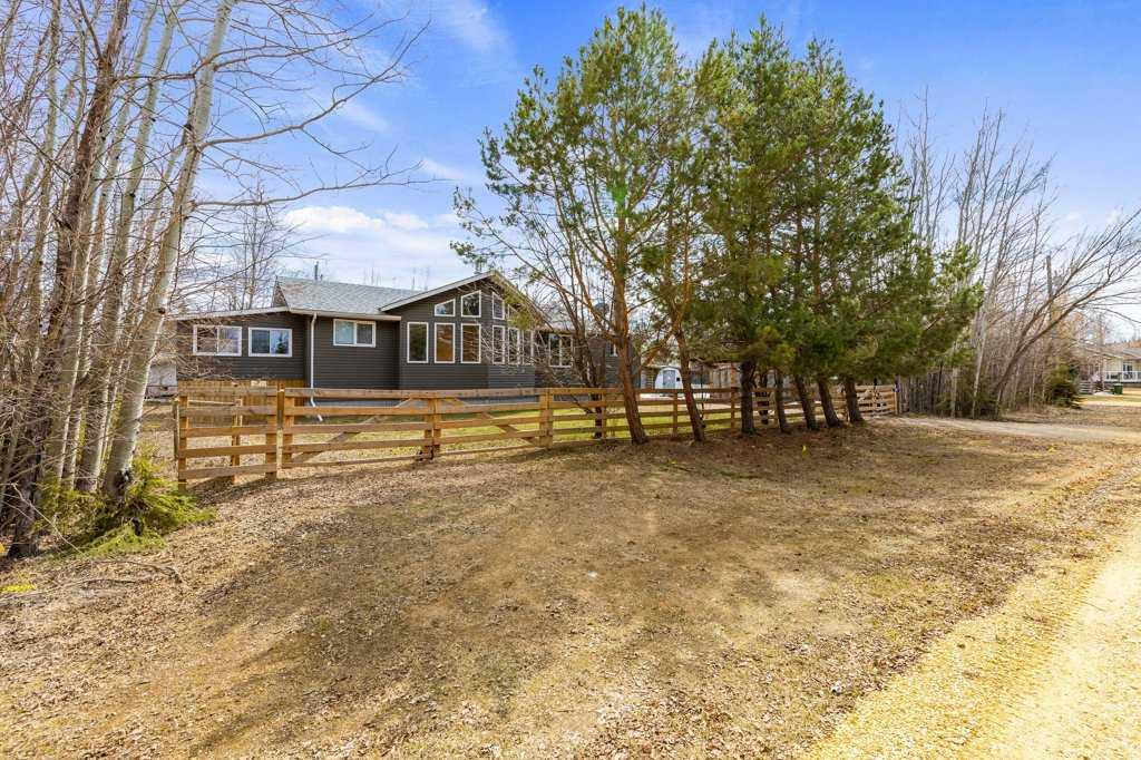 1651 Lakeview Lane , A2311821, Alberta,
