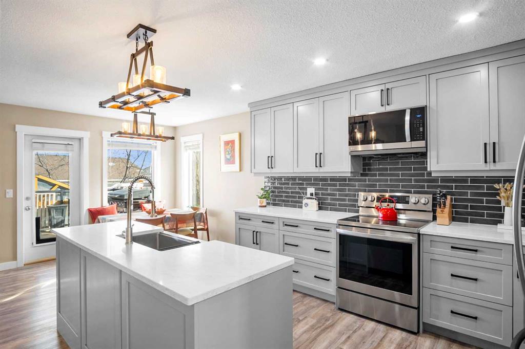 Fifth View of 308 Carriage Lane Drive , NONE, Carstairs, Alberta, T0M0N0