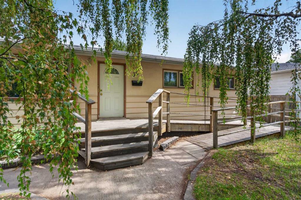 Third View of 39 Hillgrove Crescent SW, Haysboro, Calgary, Alberta, T2V 3K8