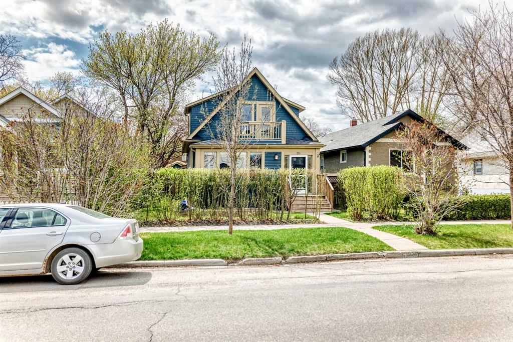 MLS® listing #111163876 for sale located at 211 10 Avenue NE
