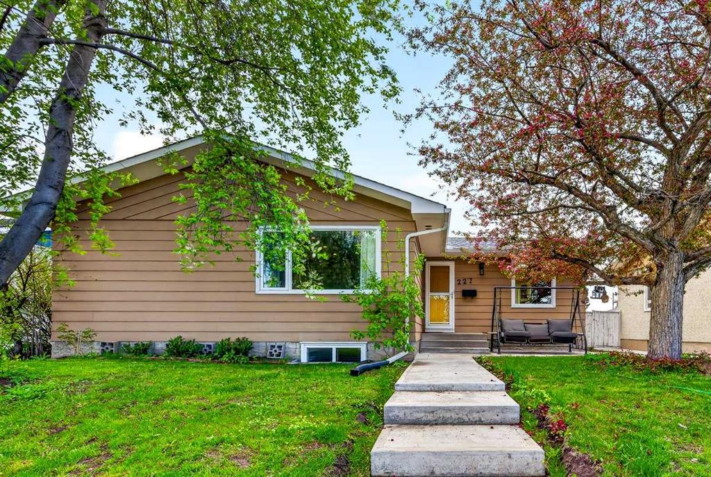 227 Martell Road NE, A2312097, Alberta,