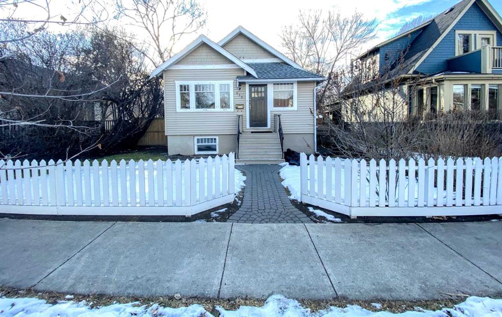 215 10 Avenue NE, A2312101, Alberta,