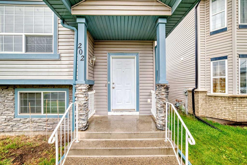 Fifth View of 202 Saddlemead Green NE, Saddle Ridge, Calgary, Alberta, T3J 4M7