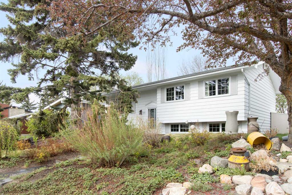 Third View of 10811 Maplecrest Road SE, Maple Ridge, Calgary, Alberta, T2J1Y1