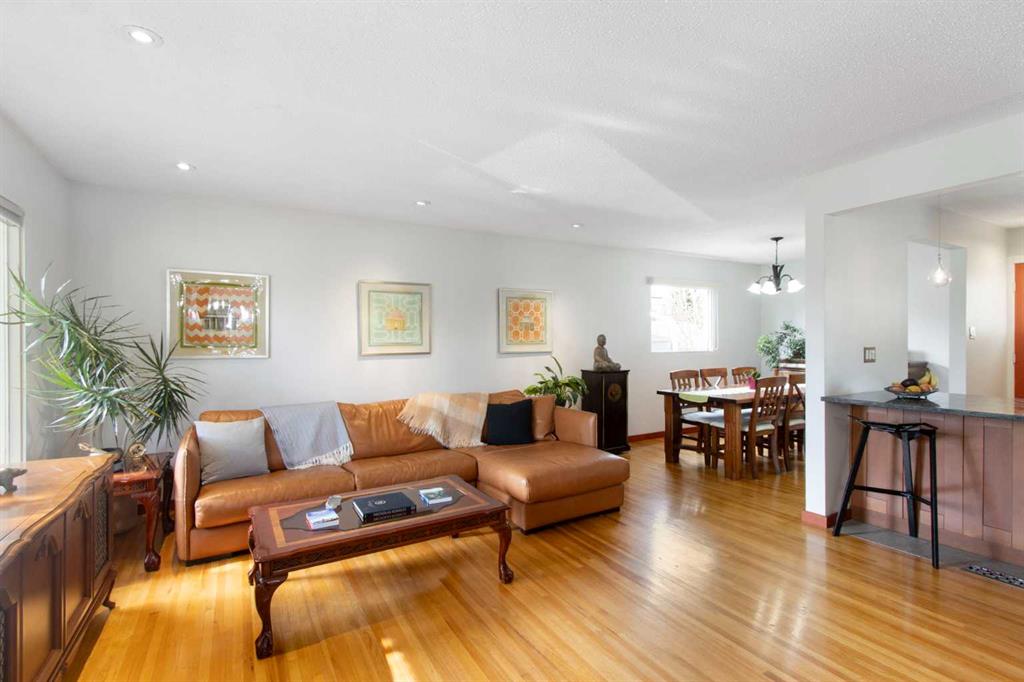 Fifth View of 10811 Maplecrest Road SE, Maple Ridge, Calgary, Alberta, T2J1Y1