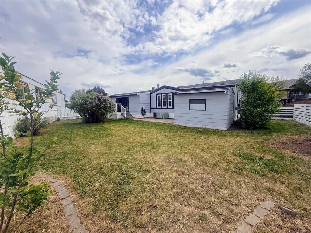Second View of 301, 2300 13 Street N, St Edwards, Lethbridge, Alberta, T1H 4E8