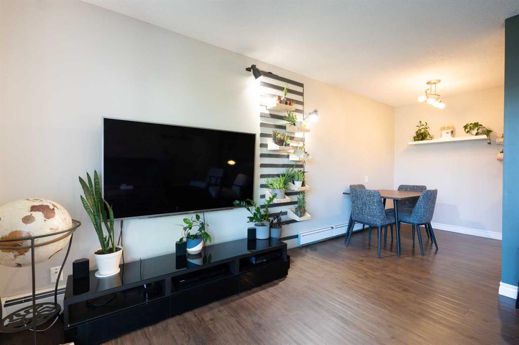 Third View of 305, 1829 11 Avenue SW, Sunalta, Calgary, Alberta, T3C 0N7