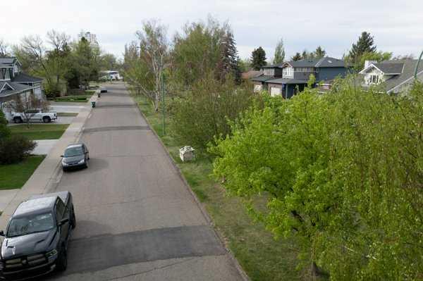 Fourth View of 418 Dieppe Boulevard S, Glendale, Lethbridge, Alberta, T1J3X1