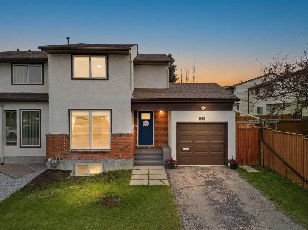 MLS® listing #111189672 for sale located at 160 Silvergrove Hill NW