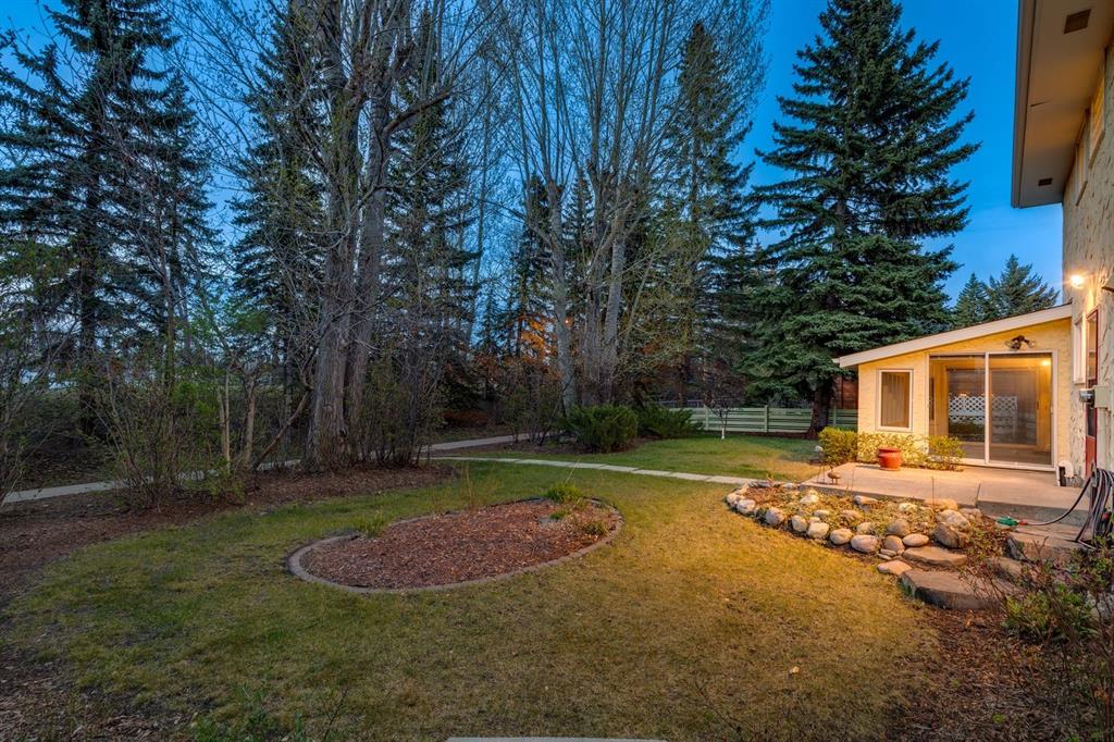 Fifth View of 40 Varston Place NW, Varsity, Calgary, Alberta, T3A 0B7