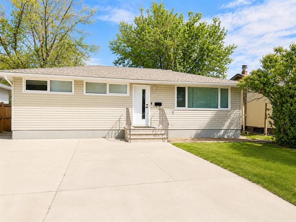 1317 17 Avenue S, A2312419, Alberta,