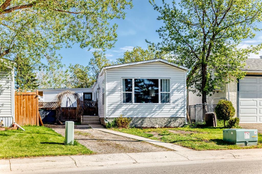124 BIG SPRINGS Drive SE, A2312597, Alberta,