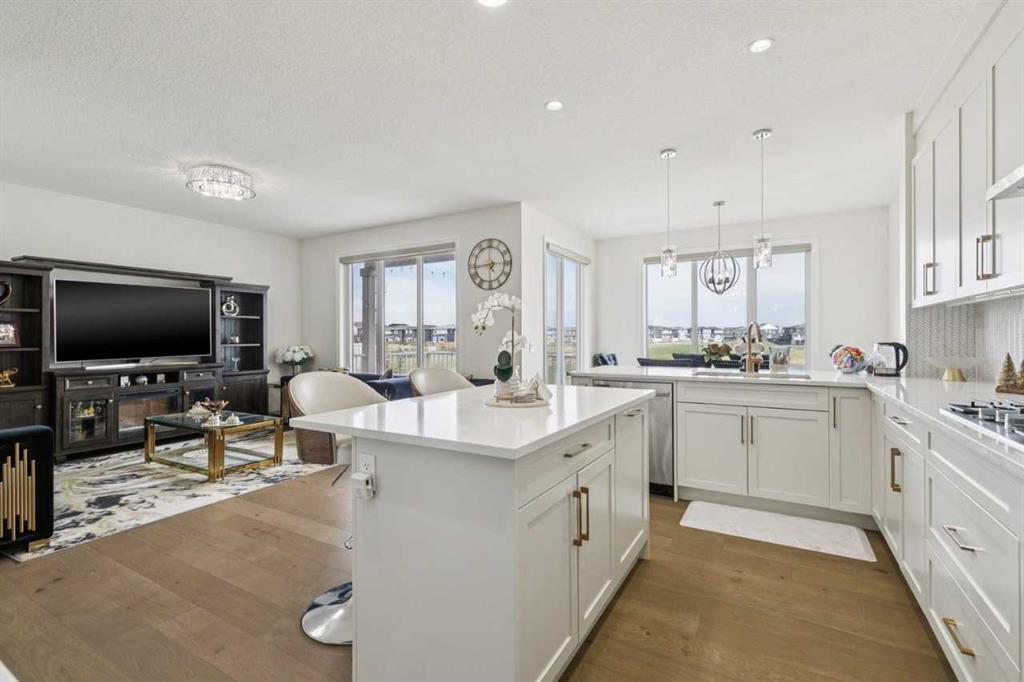 375 Corner Meadows Avenue NE, A2312606, Alberta,