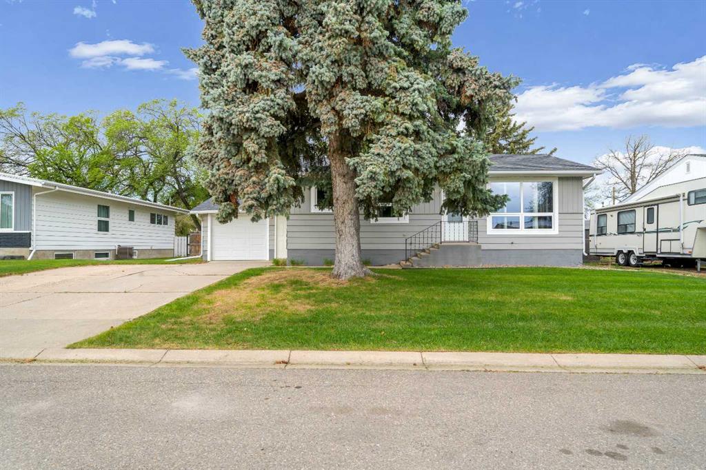 Second View of 5716 53 Street , NONE, Taber, Alberta, T1G 1W5