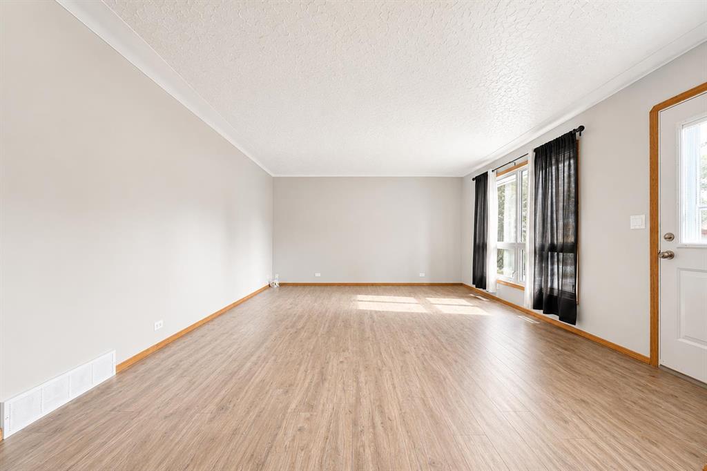 Third View of 5716 53 Street , NONE, Taber, Alberta, T1G 1W5