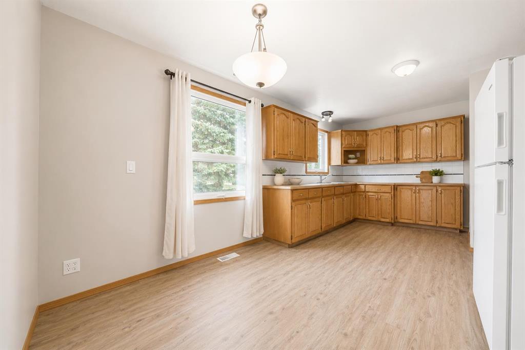 Fifth View of 5716 53 Street , NONE, Taber, Alberta, T1G 1W5