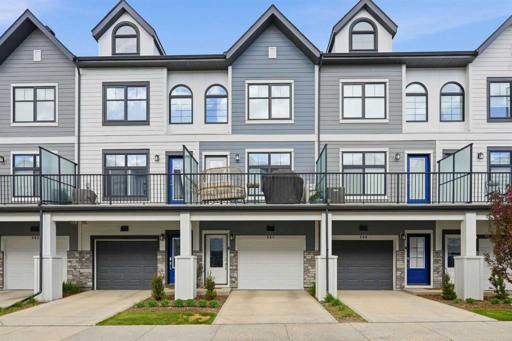 Second View of 207 Les Jardins Park SE, Douglasdale/Glen, Calgary, Alberta, T2C 5V3
