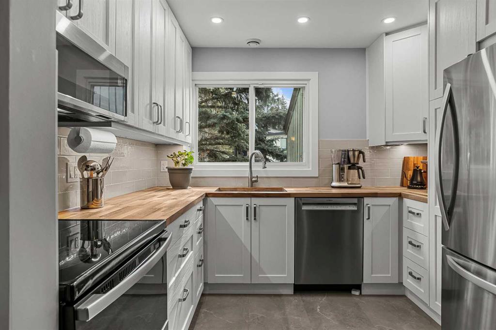 Fourth View of 9, 630 3rd Street , South Canmore, Canmore, Alberta, T1W 2J5