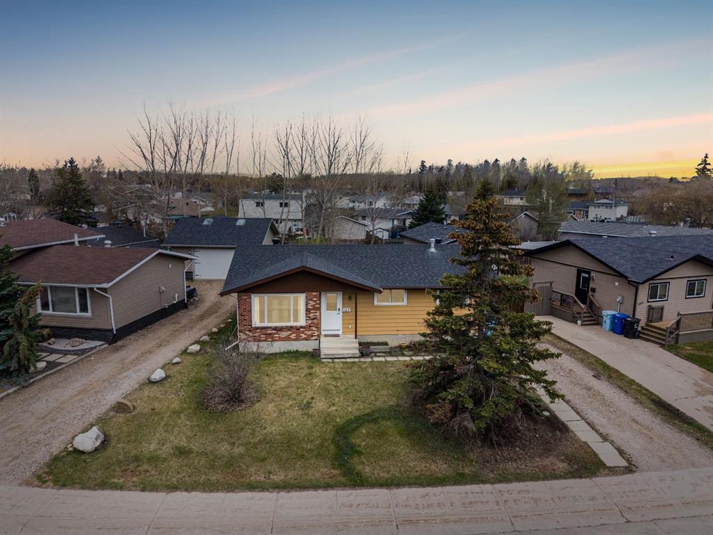 145 Hillcrest Drive , A2312688, Alberta,