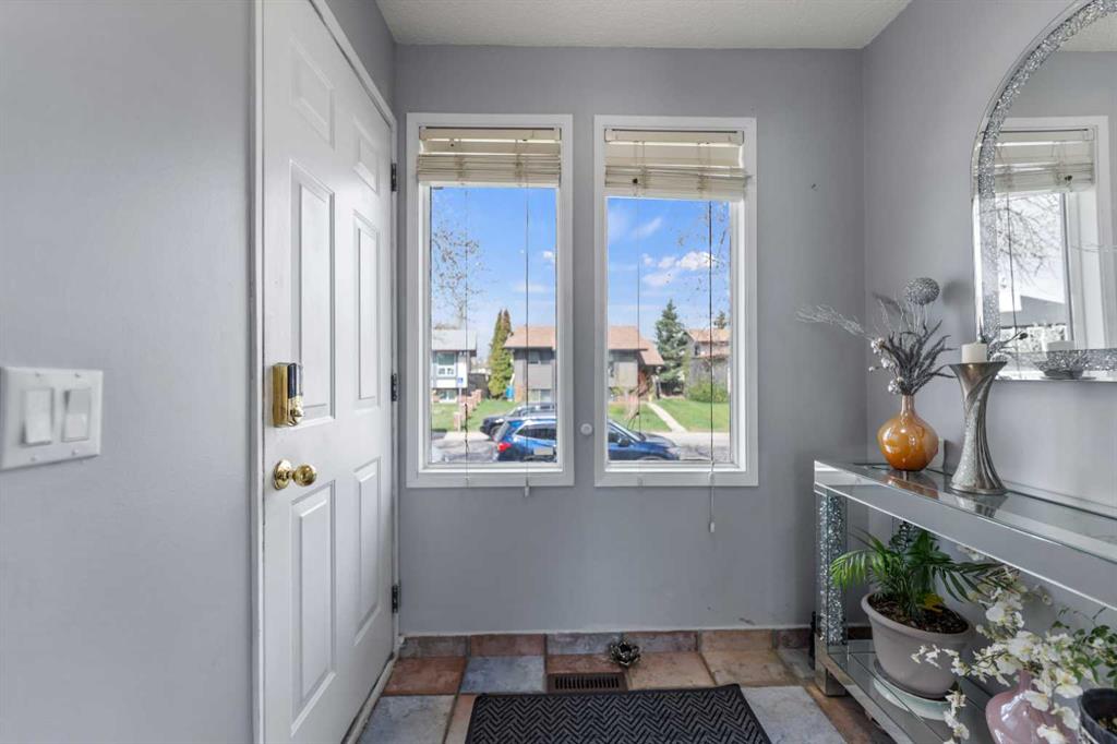 Fourth View of 35 Templemont Drive NE, Temple, Calgary, Alberta, T1Y 4Z5