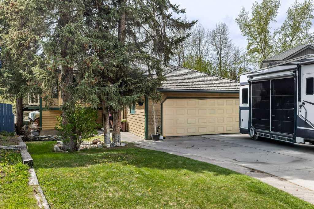146 Cougar Point Road , A2312969, Alberta,