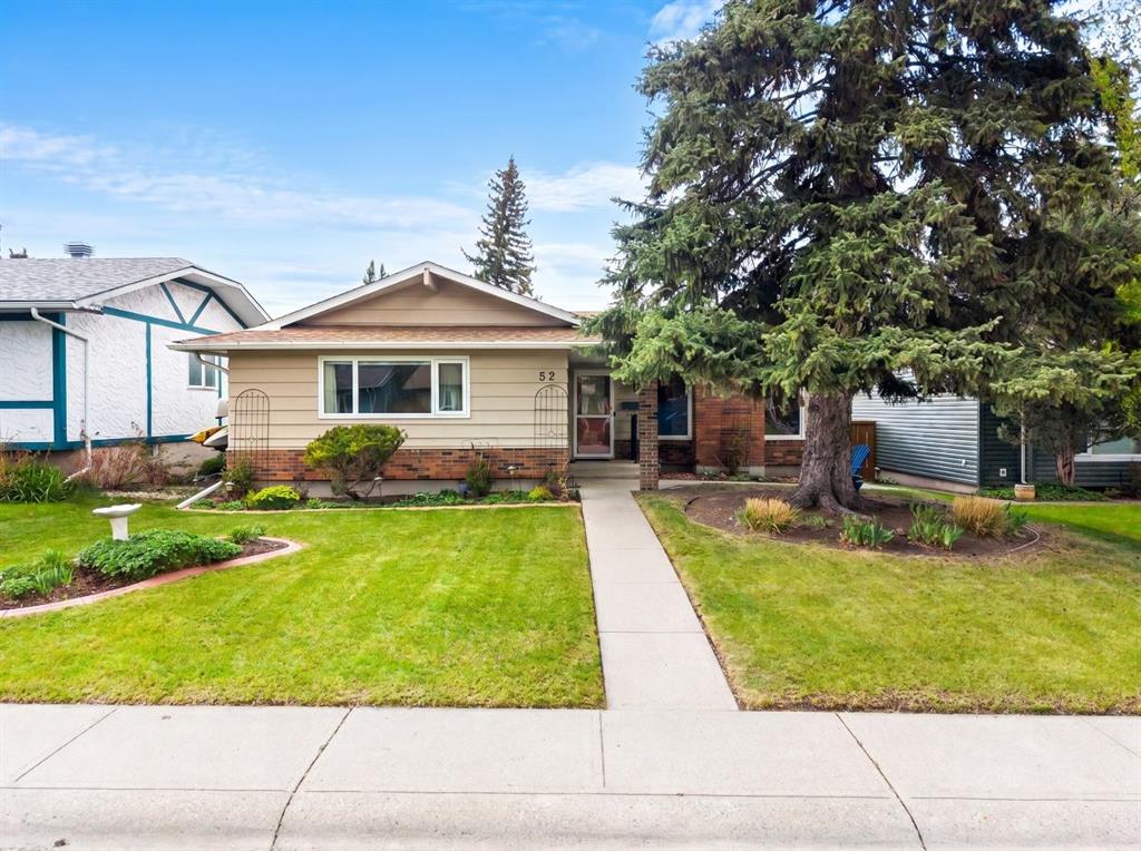52 Lake Lucerne Close SE, A2313035, Alberta,
