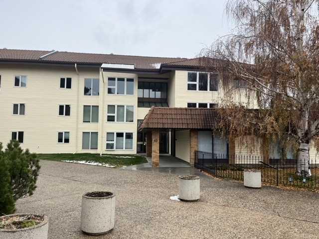 208, 65 Temple Boulevard W, A2313133, Alberta,