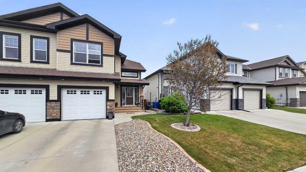 Second View of 751 Silkstone Close W, Copperwood, Lethbridge, Alberta, T1J 4B9