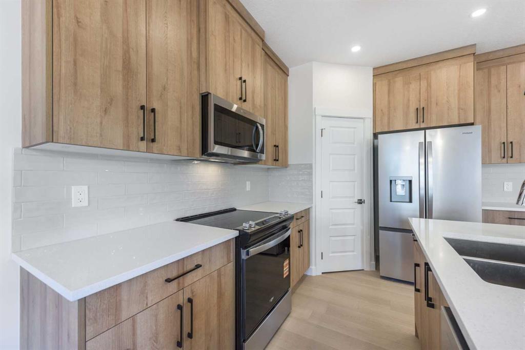 Fifth View of 126 Sandpiper  , Kinniburgh South, Chestermere, Alberta, T1X2S8
