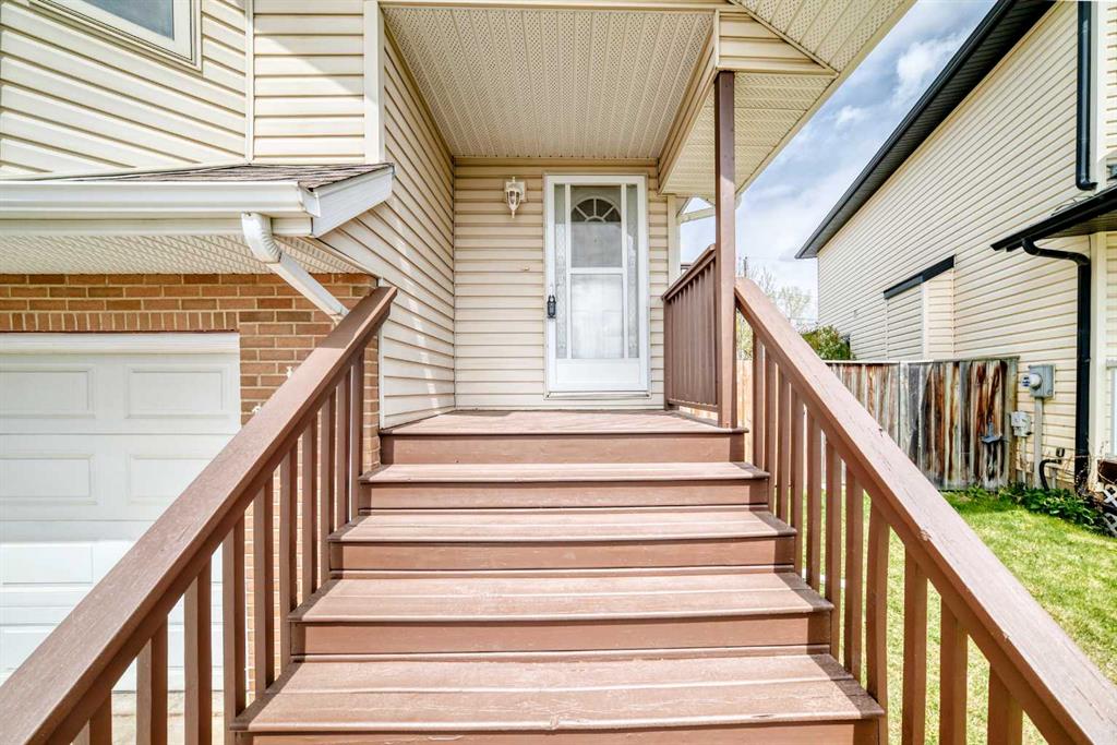 Third View of 17 Ross Place , NONE, Crossfield, Alberta, T0M 0S0