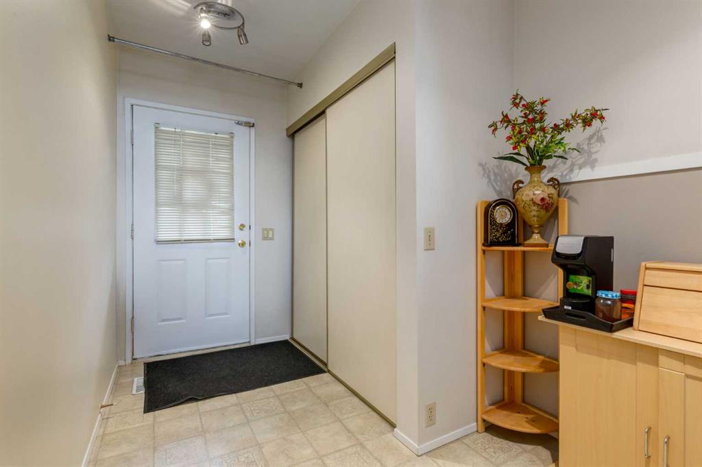 Third View of 56, 5019 46 Avenue SW, Glamorgan, Calgary, Alberta, T3E 6R1