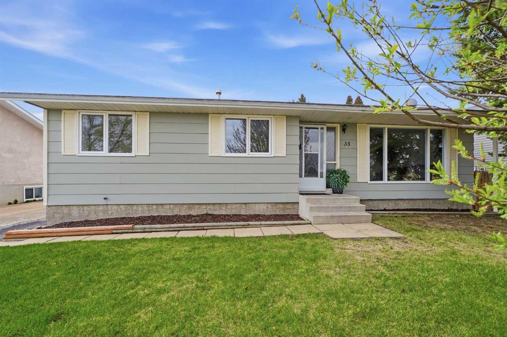 35 AYERS Avenue , A2313297, Alberta,