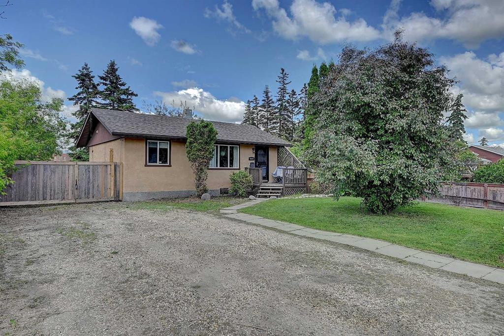 MLS® listing #111286982 for sale located at 9624 Hillcrest Drive