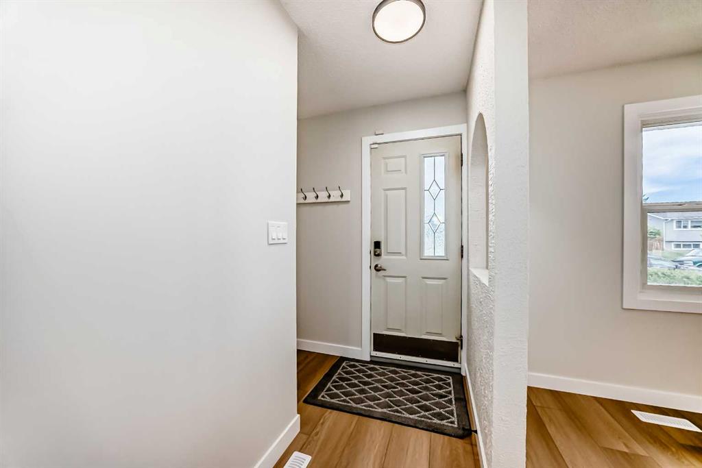 Fourth View of 4607 Marwood Way NE, Marlborough, Calgary, Alberta, T2A2S6