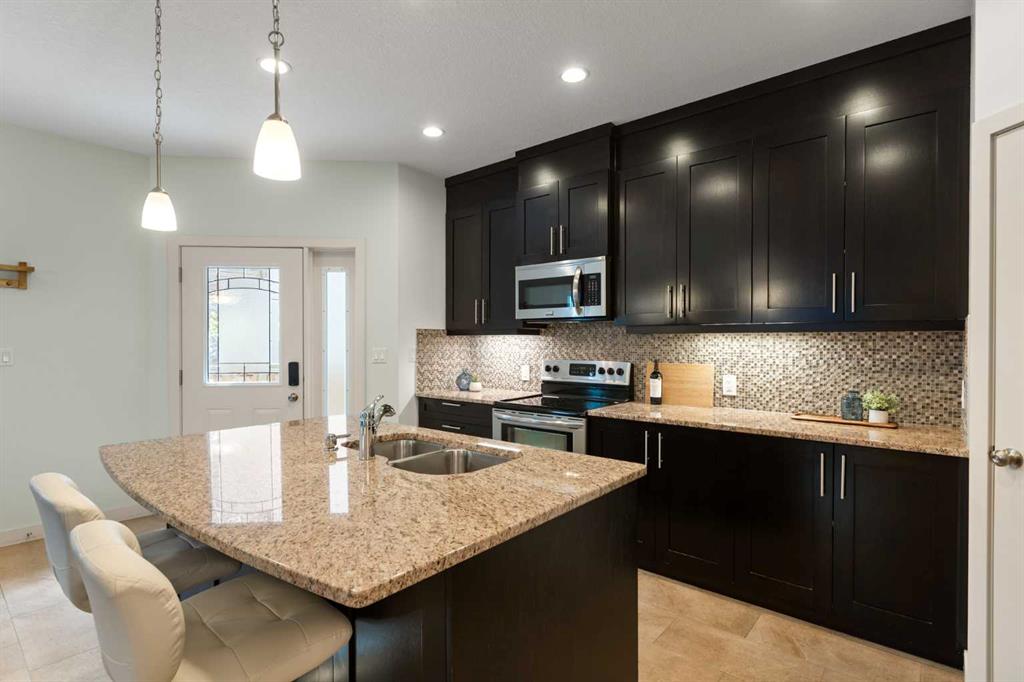 Fifth View of 2, 6110 Bowness Road NW, Bowness, Calgary, Alberta, T3B0E1