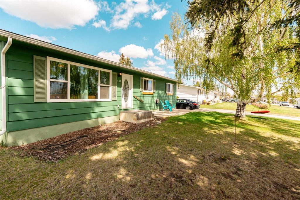 447 9 Street W, A2313456, Alberta,