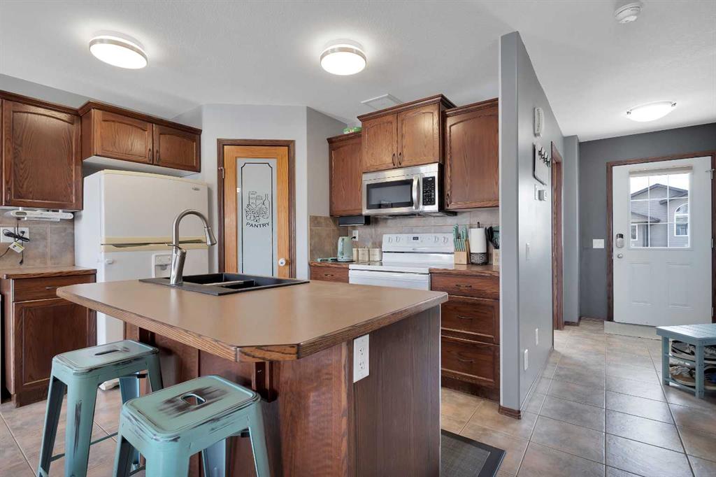 Third View of 156 Oswald Close , Oriole Park West, Red Deer, Alberta, T4P 0C1