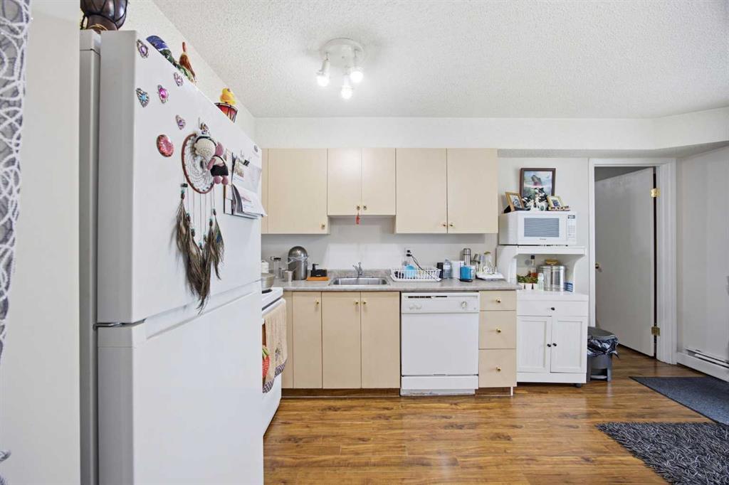 Fifth View of 146, 1717 60 Street SE, Red Carpet, Calgary, Alberta, T2A 7Y7