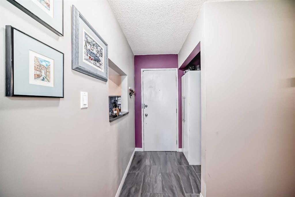 Fifth View of 302, 823 1 Avenue NW, Sunnyside, Calgary, Alberta, T2N 0A4