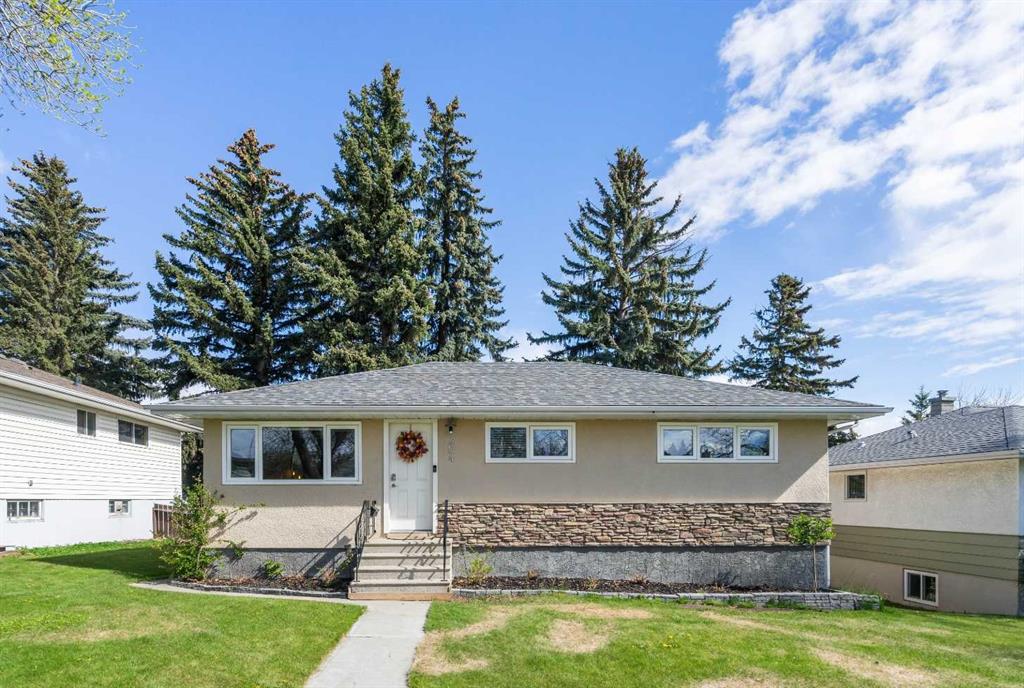 Second View of 304 Blackthorn Road NW, Thorncliffe, Calgary, Alberta, T2K 3S3