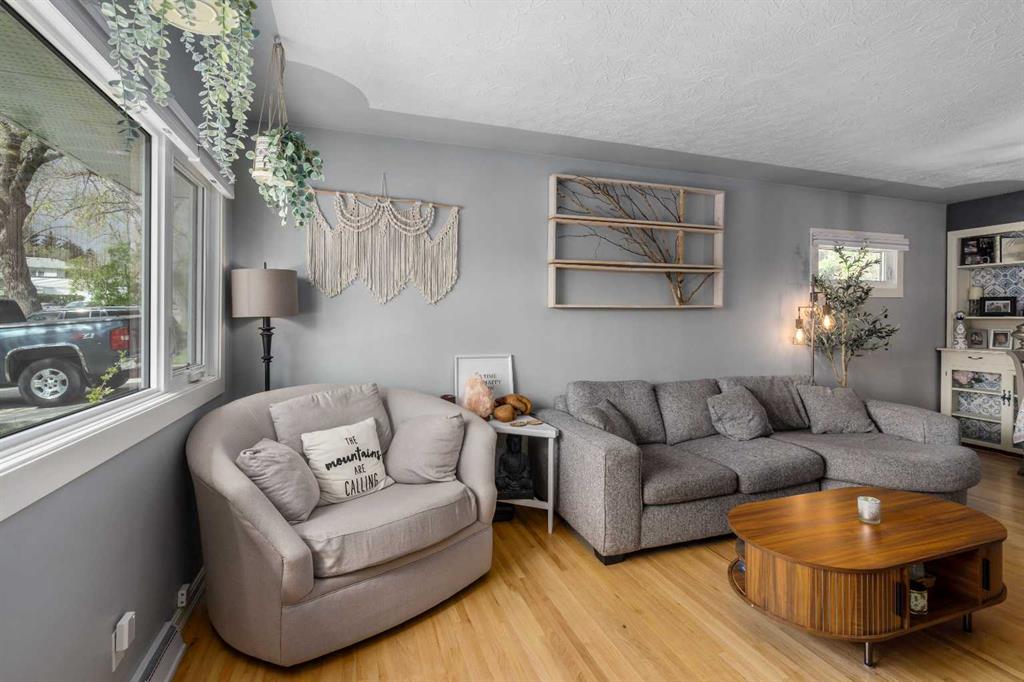 Fifth View of 304 Blackthorn Road NW, Thorncliffe, Calgary, Alberta, T2K 3S3