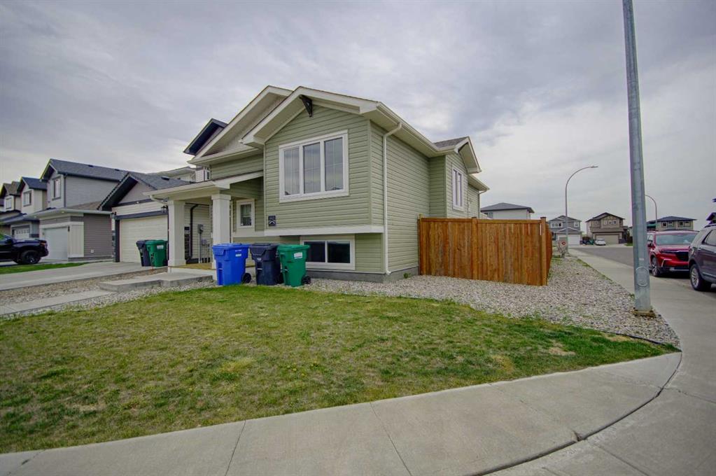 Third View of 643 Moonlight Lane W, Copperwood, Lethbridge, Alberta, T1J 5M1