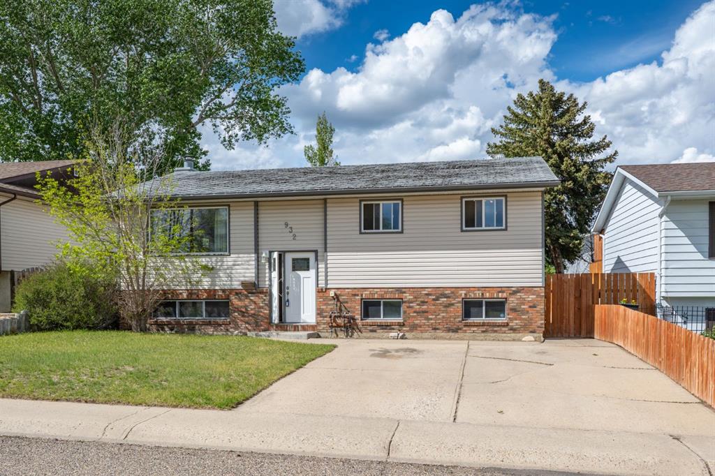 Fourth View of 932 22 Street NE, Northeast Crescent Heights, Medicine Hat, Alberta, T1C 1L7