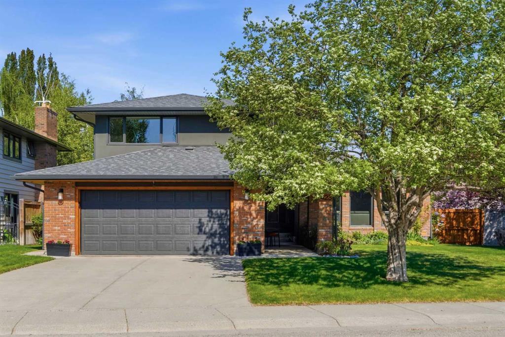 MLS® listing #111332199 for sale located at 423 Lake Simcoe Crescent SE